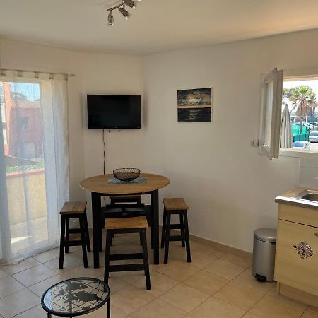 Plein Sud, bel appartement 20 mètres de la plage la Capte Hyères Extérieur photo