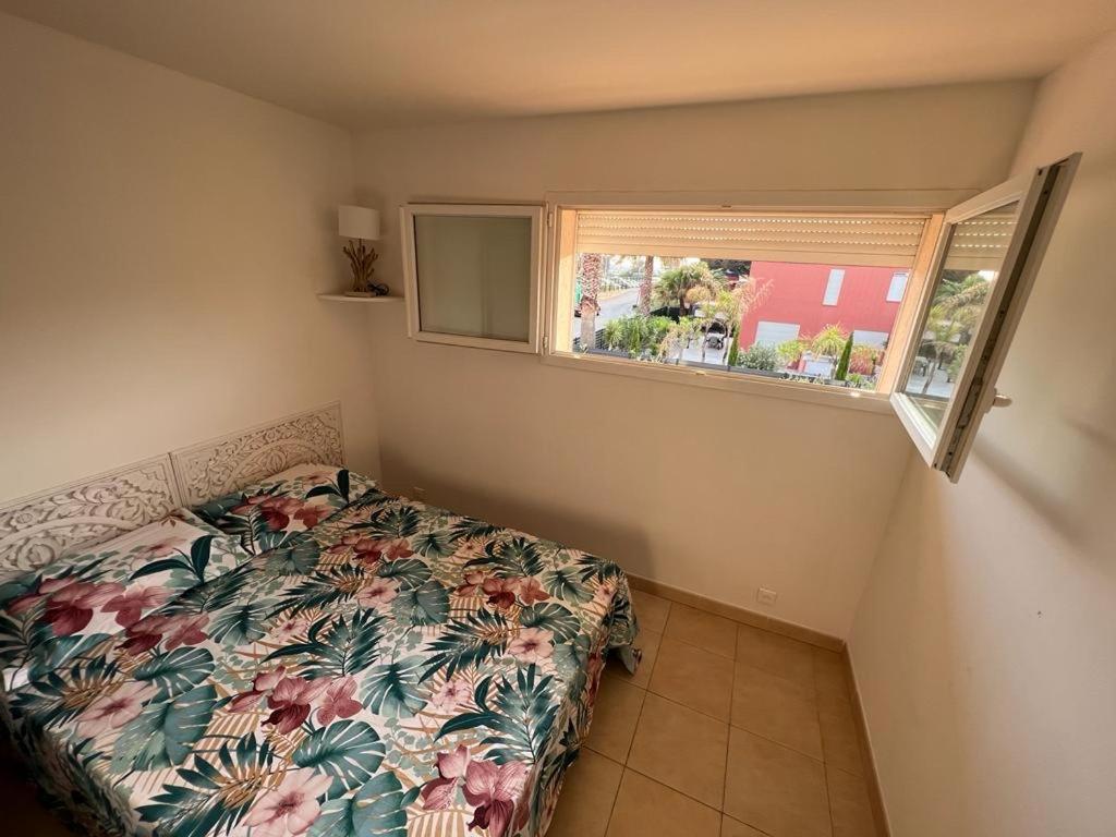 Plein Sud, bel appartement 20 mètres de la plage la Capte Hyères Extérieur photo