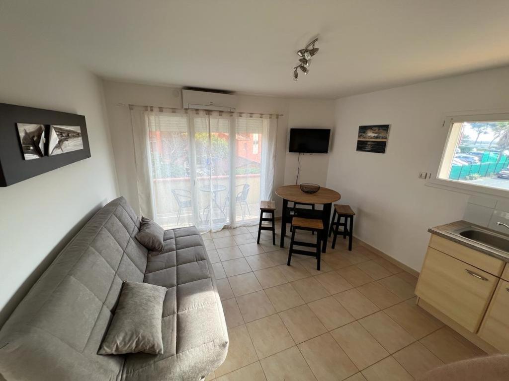 Plein Sud, bel appartement 20 mètres de la plage la Capte Hyères Extérieur photo